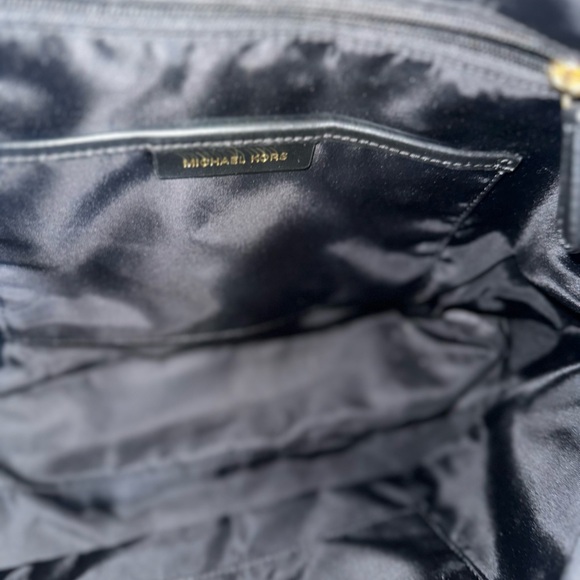 Michael Kors - Penny Coated Twill Convertible Tote - Picture 4 of 14